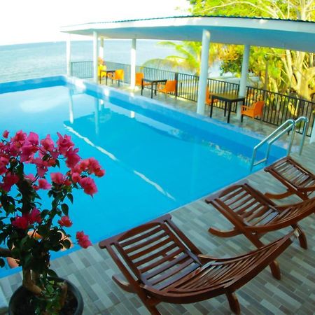 Fx72 Beach Resort Maumere Exterior photo