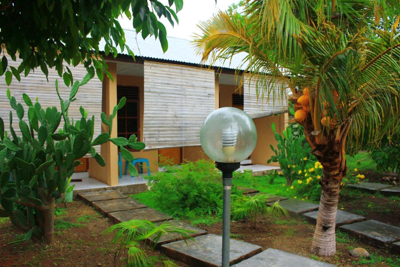 Fx72 Beach Resort Maumere Exterior photo